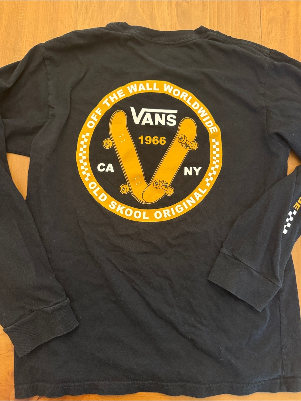 Boys VANS long sleeve tee - M
